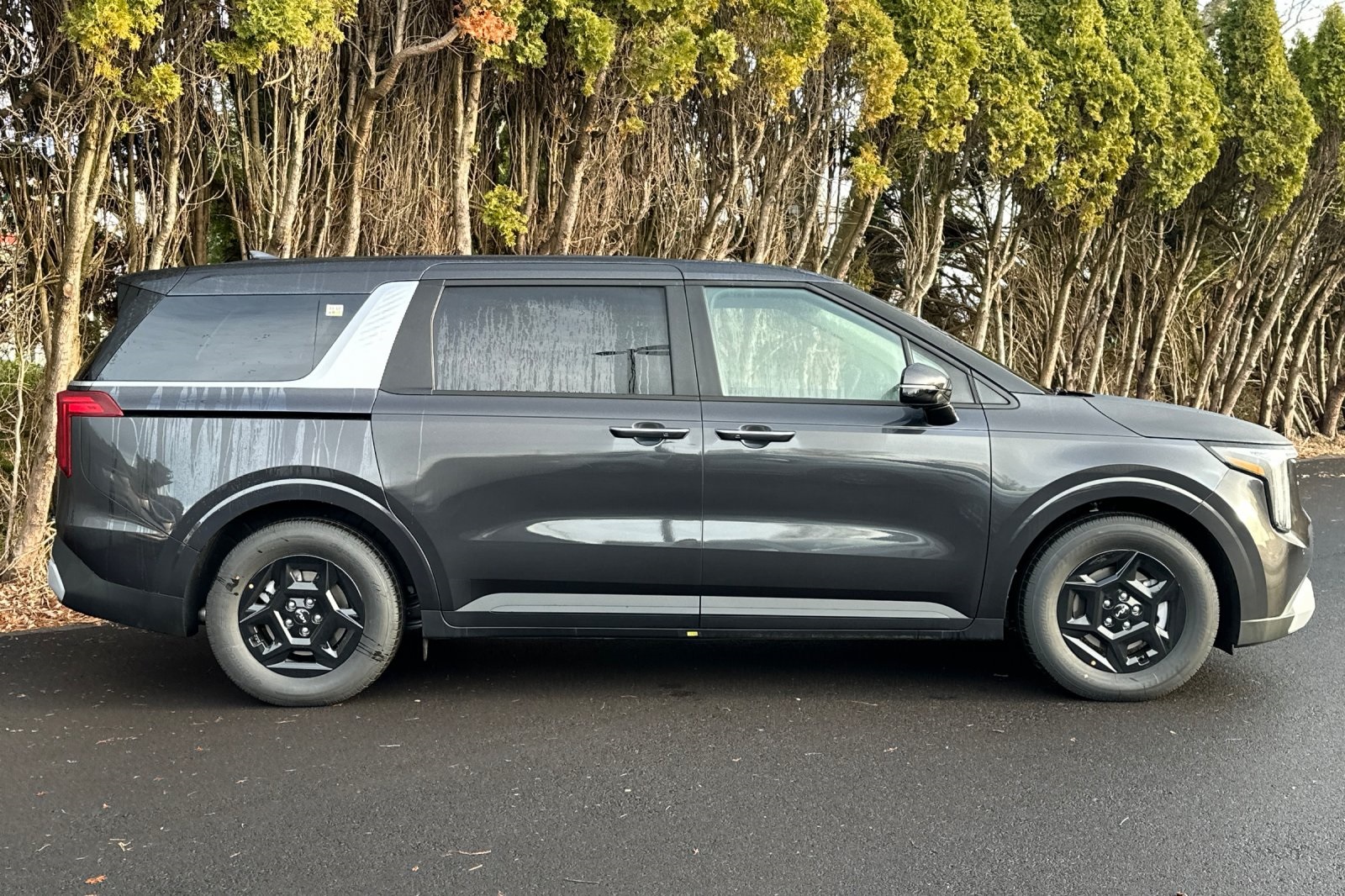 2026 Kia Carnival LXS Image 3 of 23