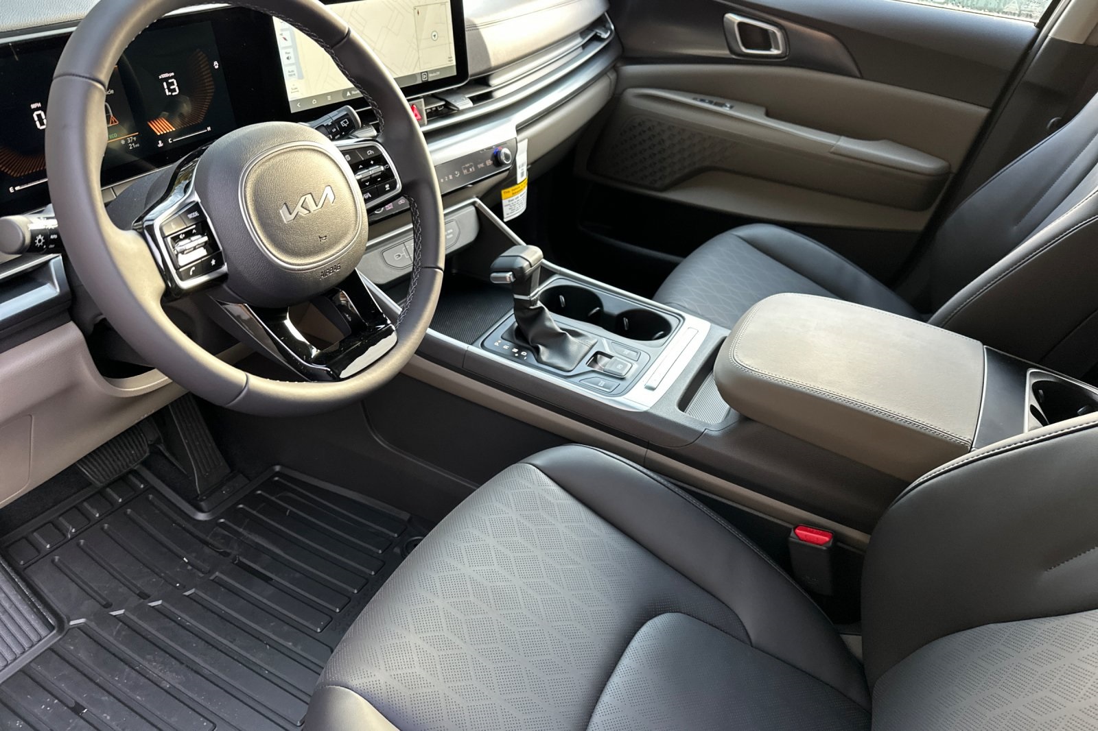 2026 Kia Carnival LXS Image 18 of 23