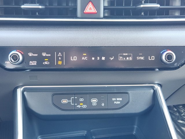 2026 Kia Carnival EX Image 16 of 21