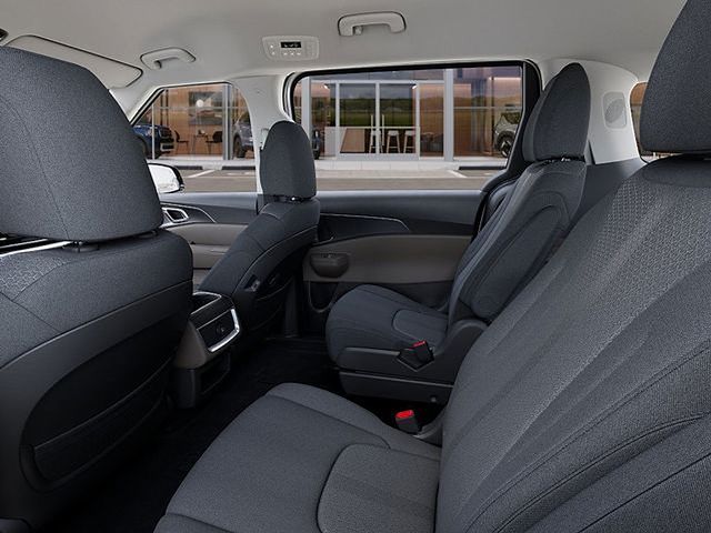 2026 Kia Carnival LX Image 15 of 27