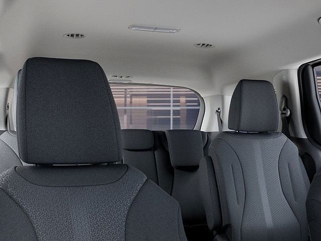 2026 Kia Carnival LX Image 14 of 27