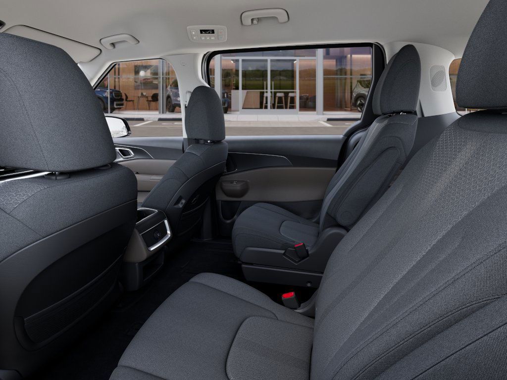 2026 Kia Carnival LX Image 16 of 34