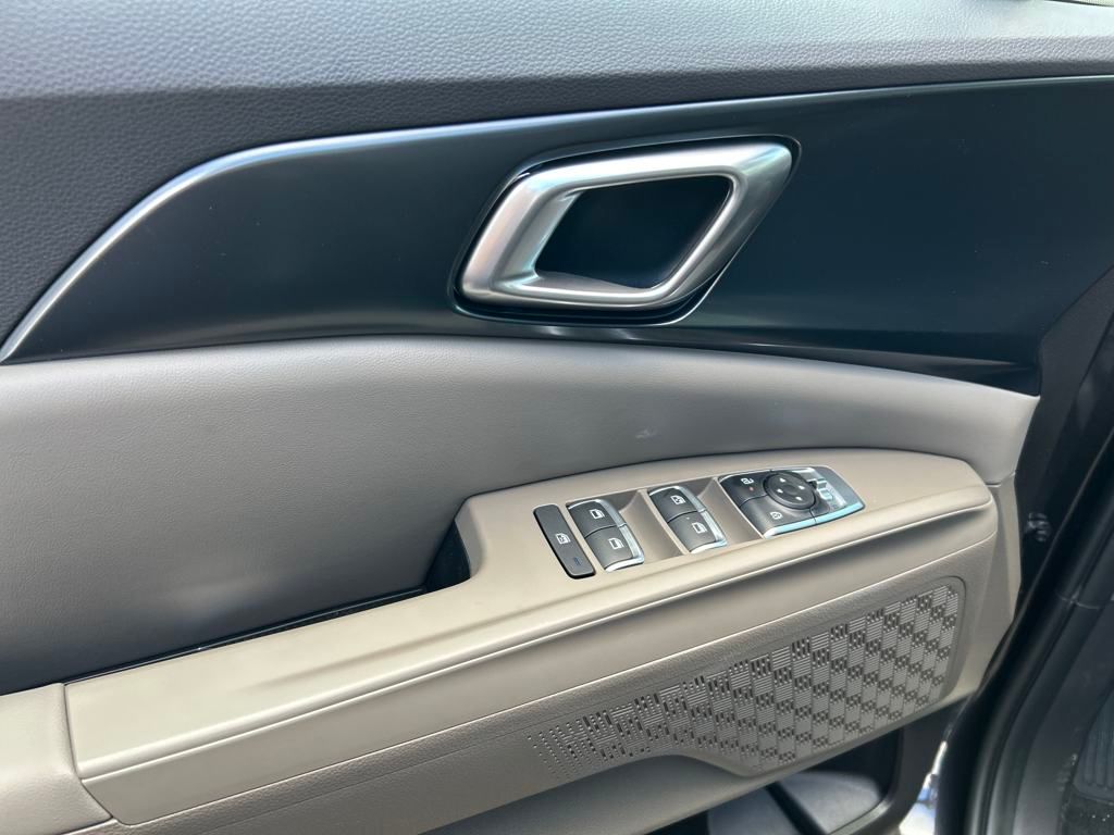 2026 Kia Carnival LX Image 24 of 34