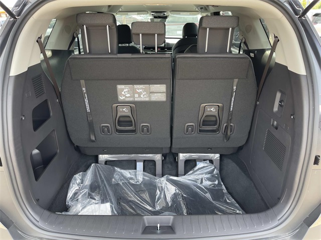 2026 Kia Carnival LX Image 10 of 30