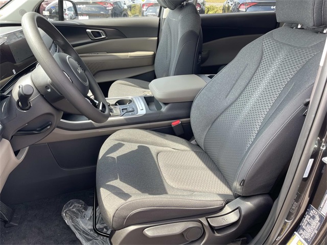 2026 Kia Carnival LX Image 12 of 30