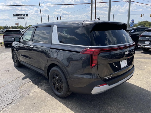 2026 Kia Carnival LX Image 7 of 30