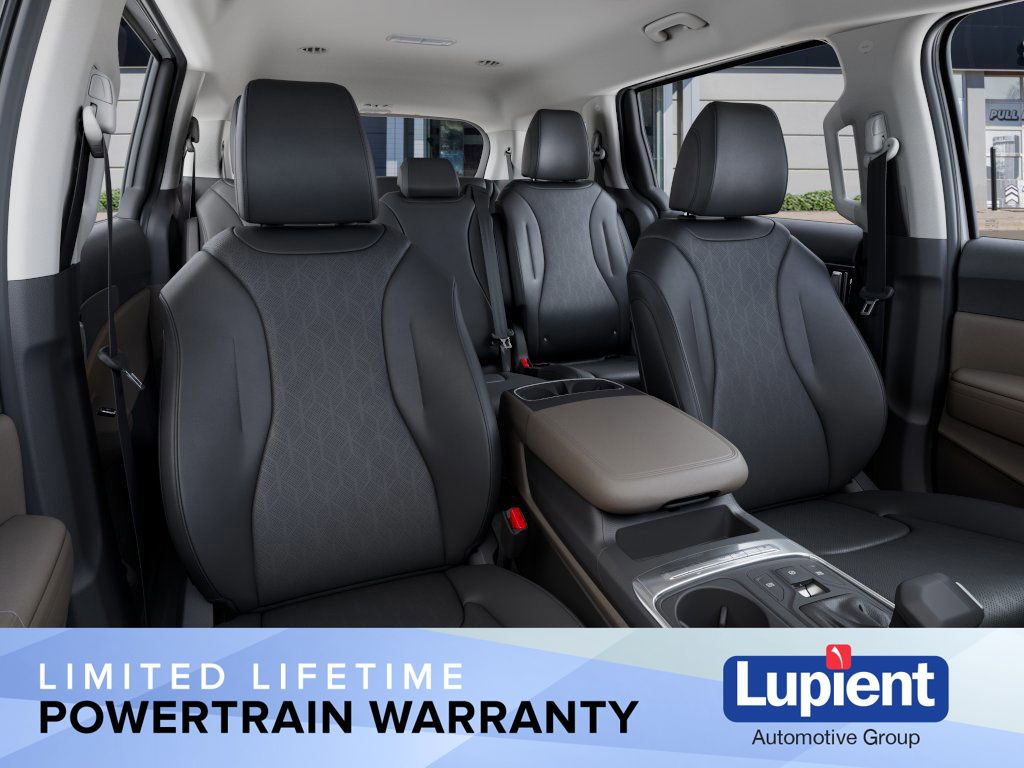 2026 Kia Carnival LXS Image 13 of 36