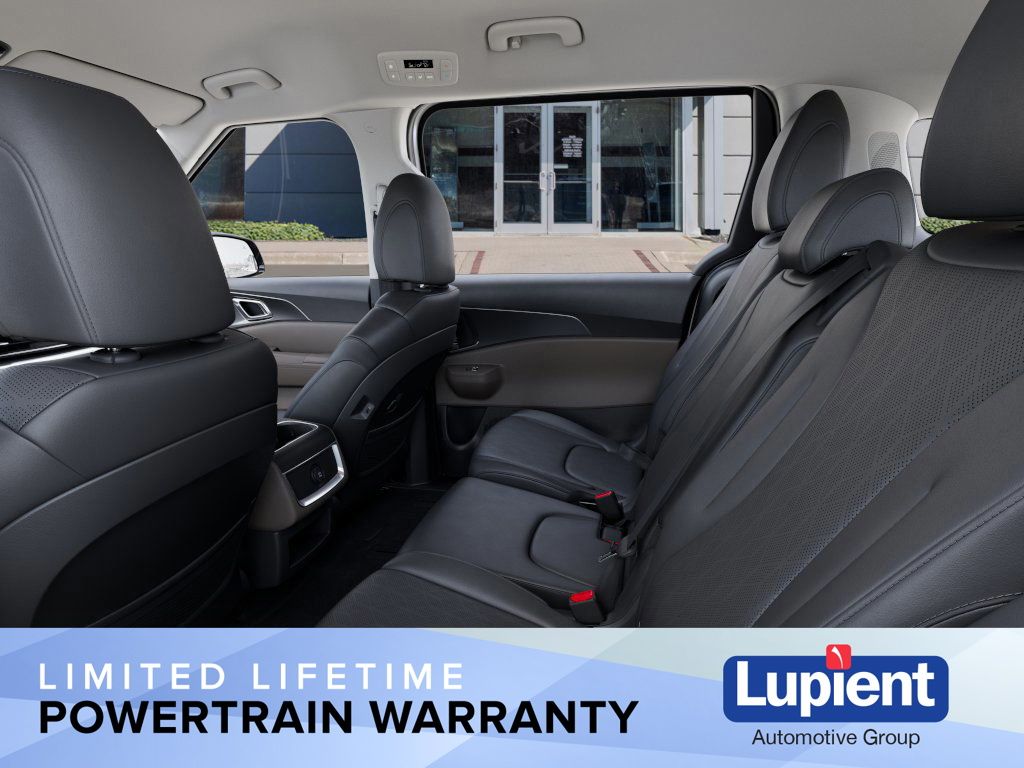 2026 Kia Carnival LXS Image 15 of 36