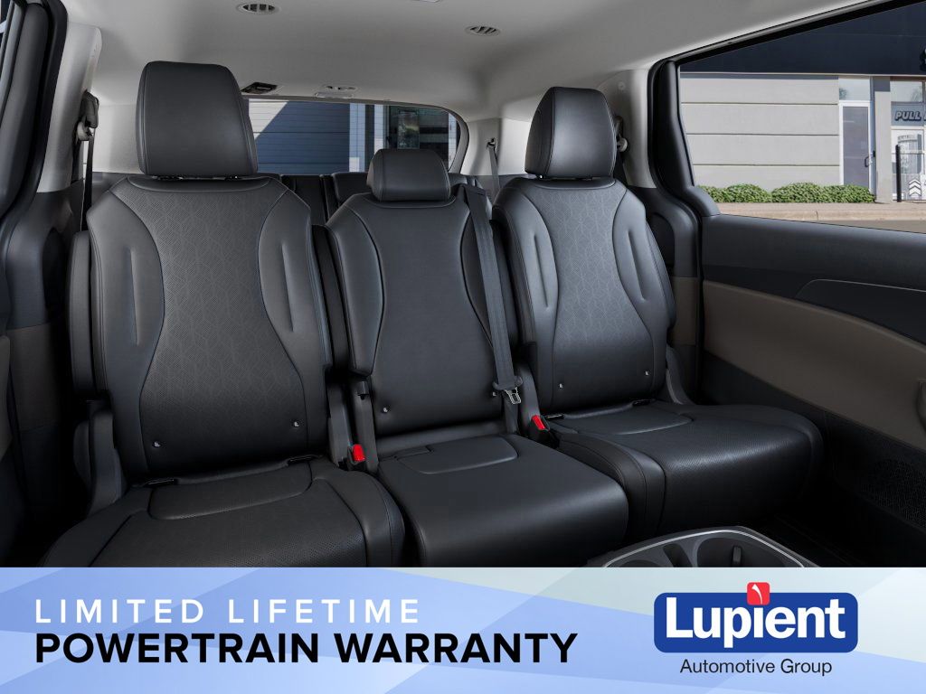 2026 Kia Carnival LXS Image 14 of 36