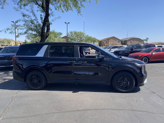 2026 Kia Carnival LXS Image 4 of 34