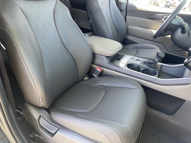 2026 Kia Carnival LXS Image 10 of 34