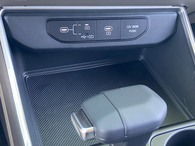 2026 Kia Carnival LXS Image 31 of 34