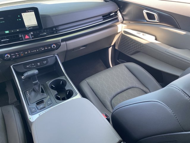 2026 Kia Carnival LXS Image 27 of 34