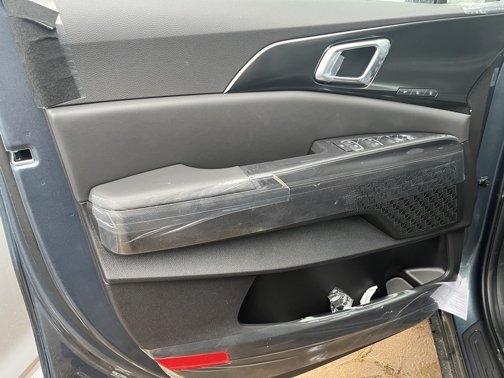 2026 Kia Carnival SX Image 13 of 19