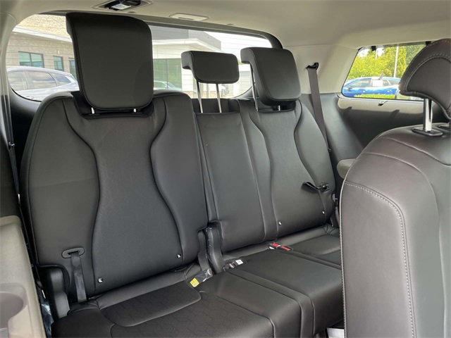 2026 Kia Carnival Hybrid EX Image 11 of 39