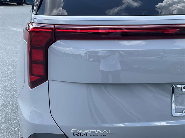 2026 Kia Carnival Hybrid EX Image 9 of 39