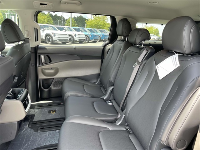 2026 Kia Carnival Hybrid EX Image 13 of 39