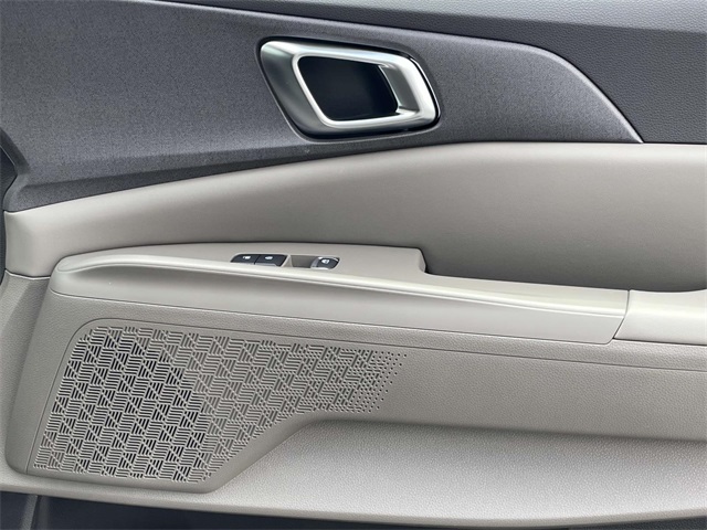 2026 Kia Carnival Hybrid EX Image 24 of 39