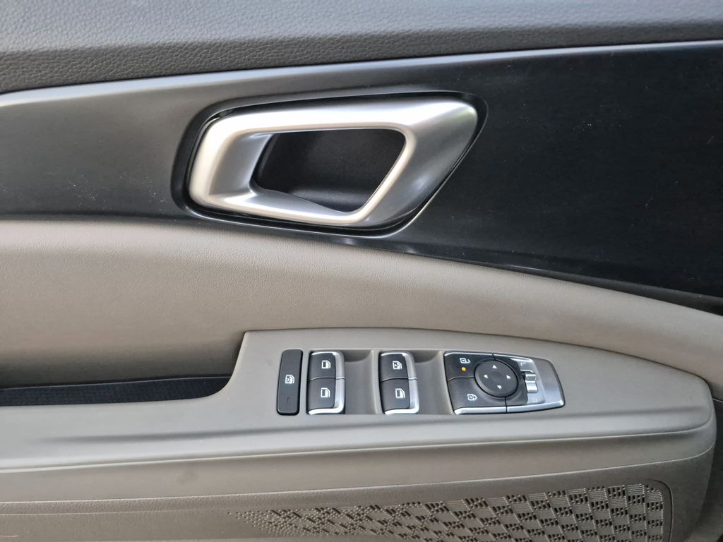 2026 Kia Carnival Hybrid LXS Image 20 of 26