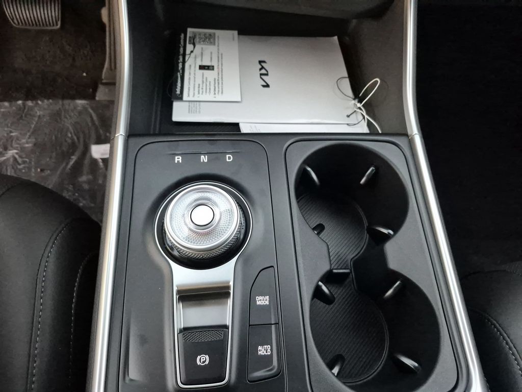 2026 Kia Carnival Hybrid LXS Image 18 of 26