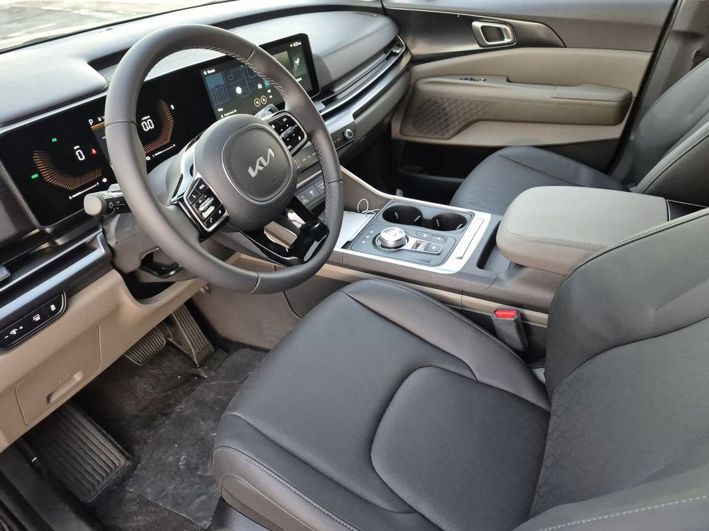 2026 Kia Carnival Hybrid LXS Image 24 of 26