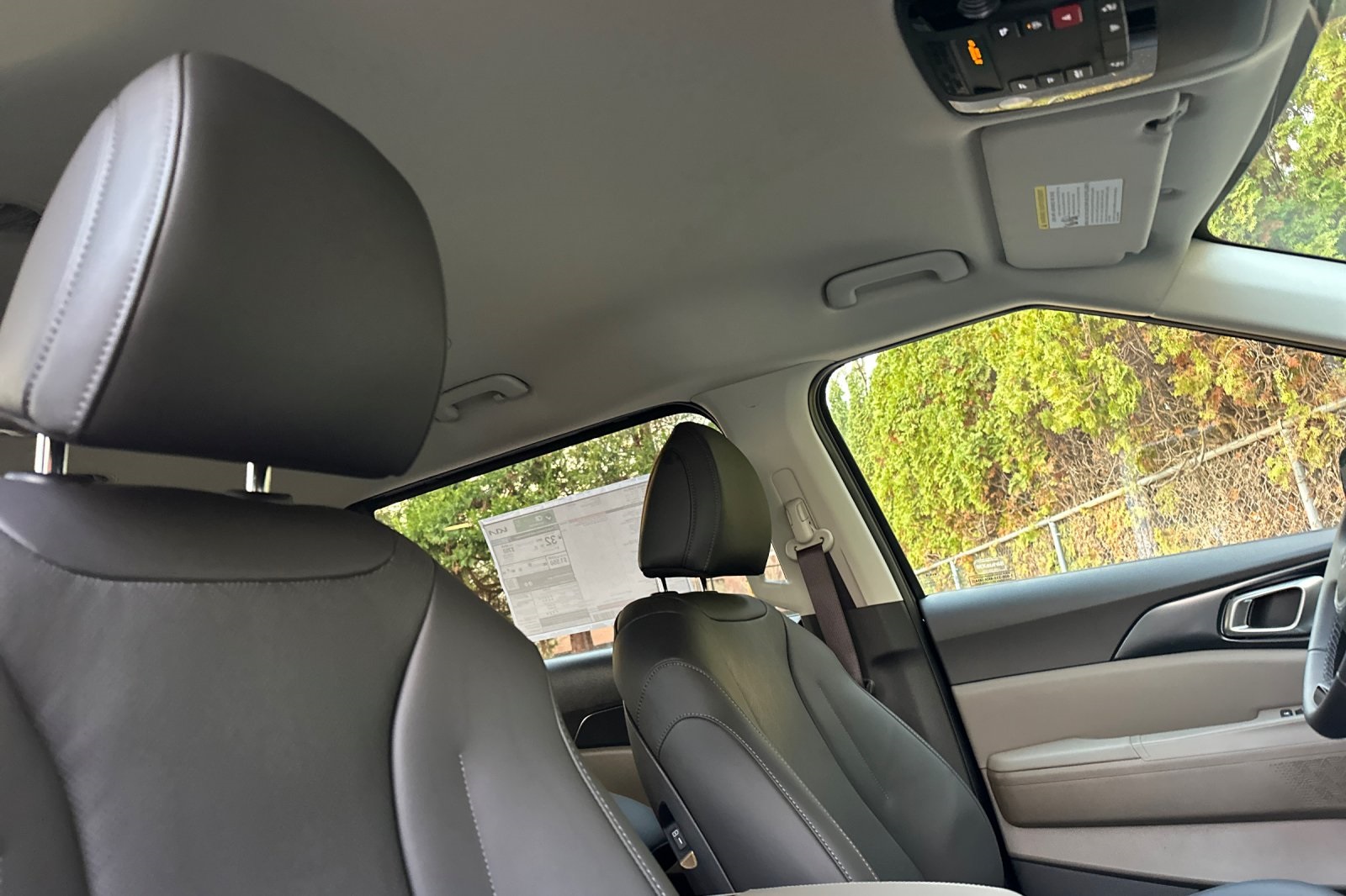 2026 Kia Carnival Hybrid LXS Image 9 of 23