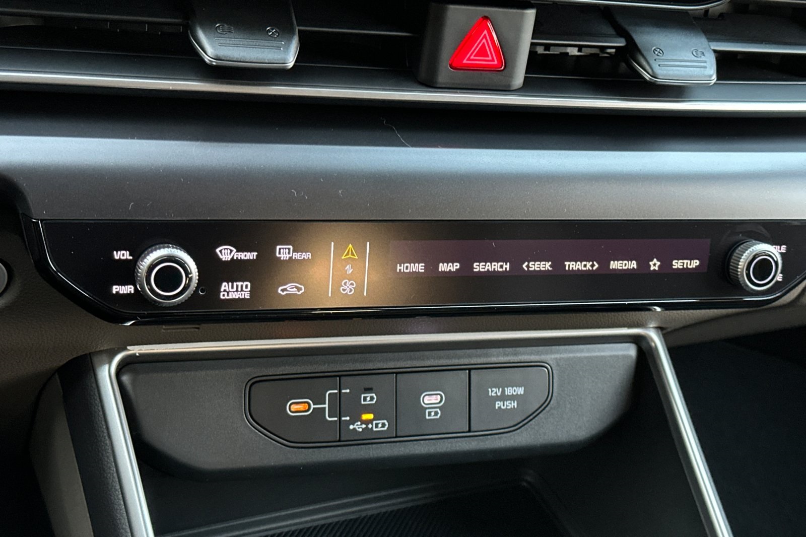 2026 Kia Carnival Hybrid LXS Image 16 of 23