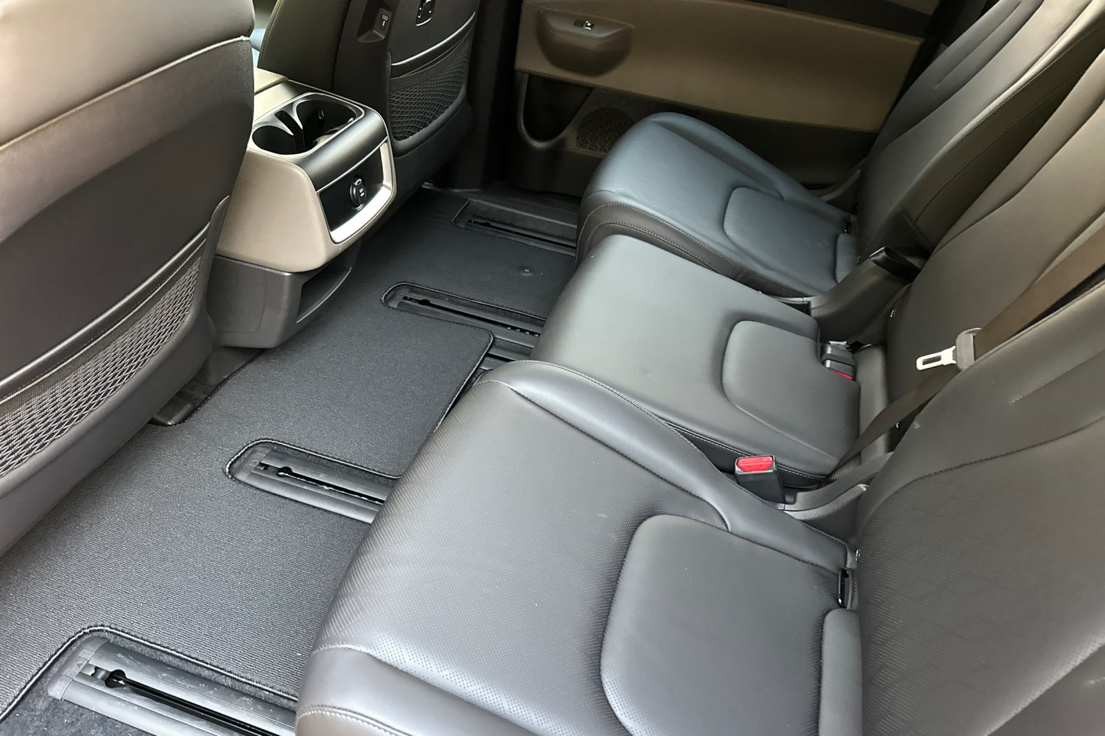 2026 Kia Carnival Hybrid LXS Image 22 of 23