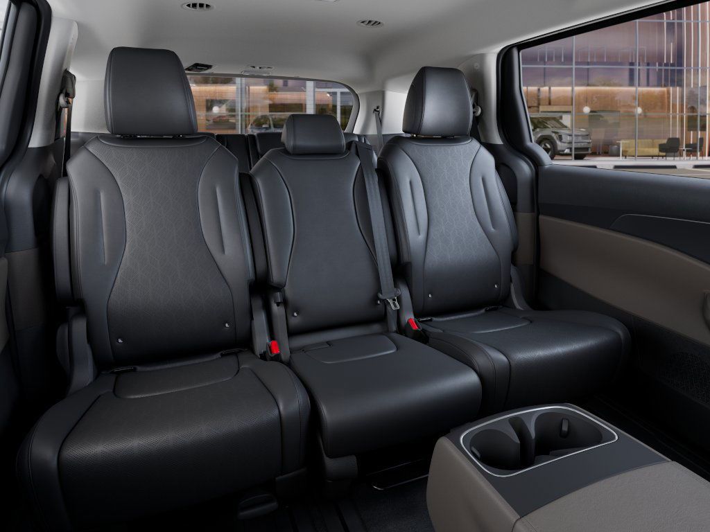 2026 Kia Carnival Hybrid LXS Image 13 of 27