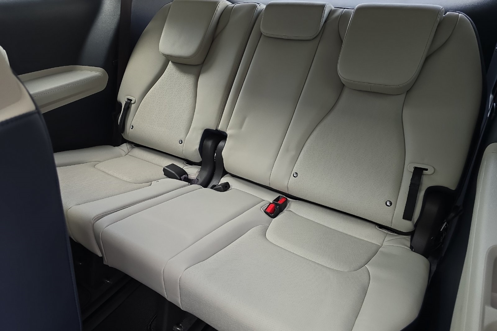 2026 Kia Carnival Hybrid SX Image 8 of 24