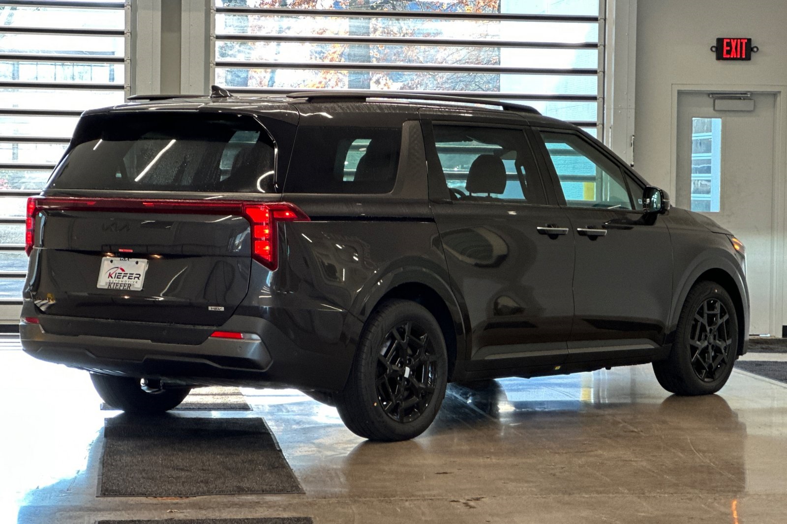 2026 Kia Carnival Hybrid SX Image 4 of 24