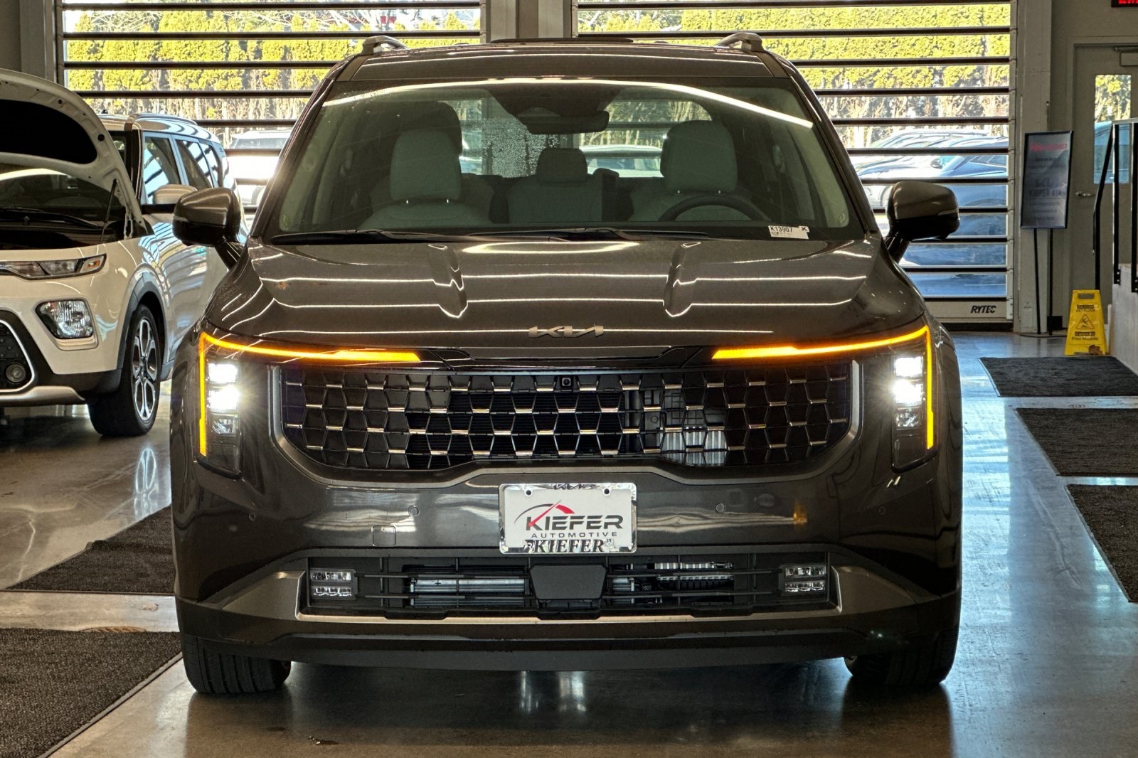 2026 Kia Carnival Hybrid SX Image 2 of 24