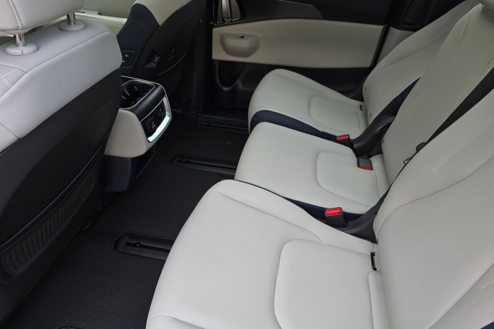 2026 Kia Carnival Hybrid SX Image 10 of 24