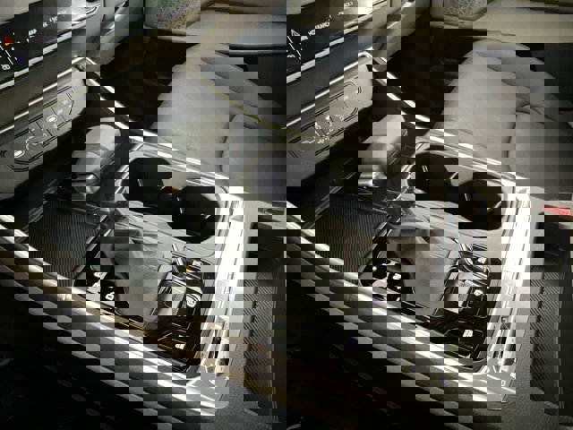 2026 Kia Carnival Hybrid SX Image 24 of 38