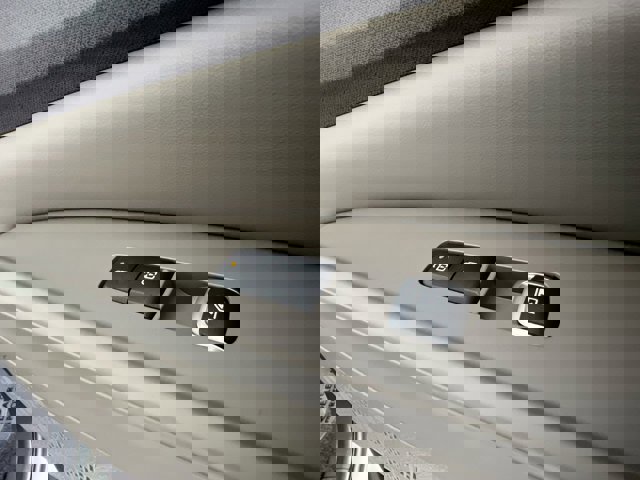 2026 Kia Carnival Hybrid SX Image 33 of 38