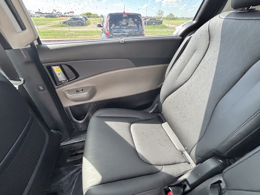 2026 Kia Carnival Hybrid SX Image 8 of 20