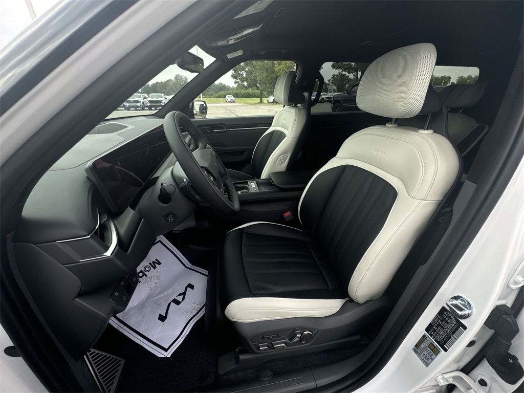 2026 Kia EV9 GT-Line Image 18 of 28