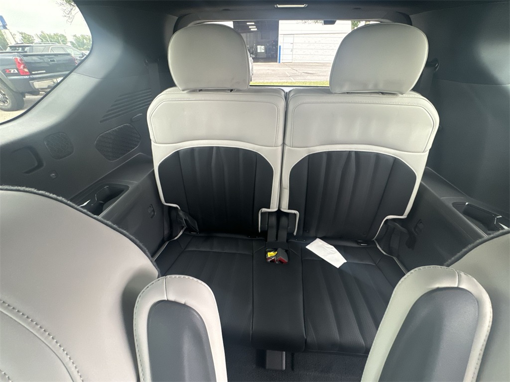 2026 Kia EV9 GT-Line Image 17 of 28