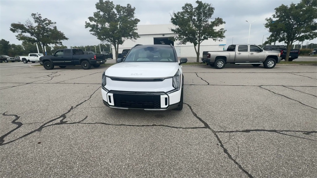 2026 Kia EV9 GT-Line Image 3 of 28