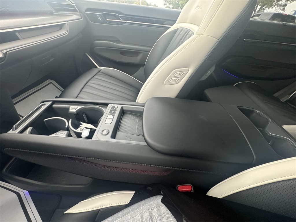 2026 Kia EV9 GT-Line Image 24 of 28