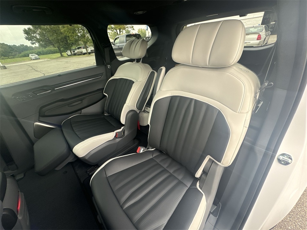 2026 Kia EV9 GT-Line Image 15 of 28