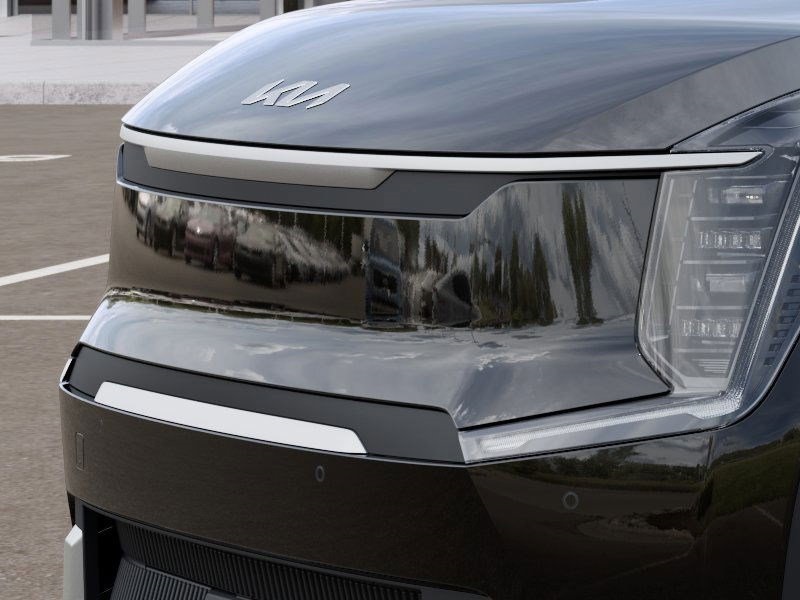 Vehicle image 13 of 36