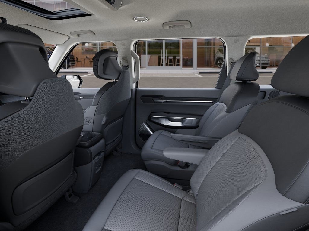 Vehicle image 18 of 36