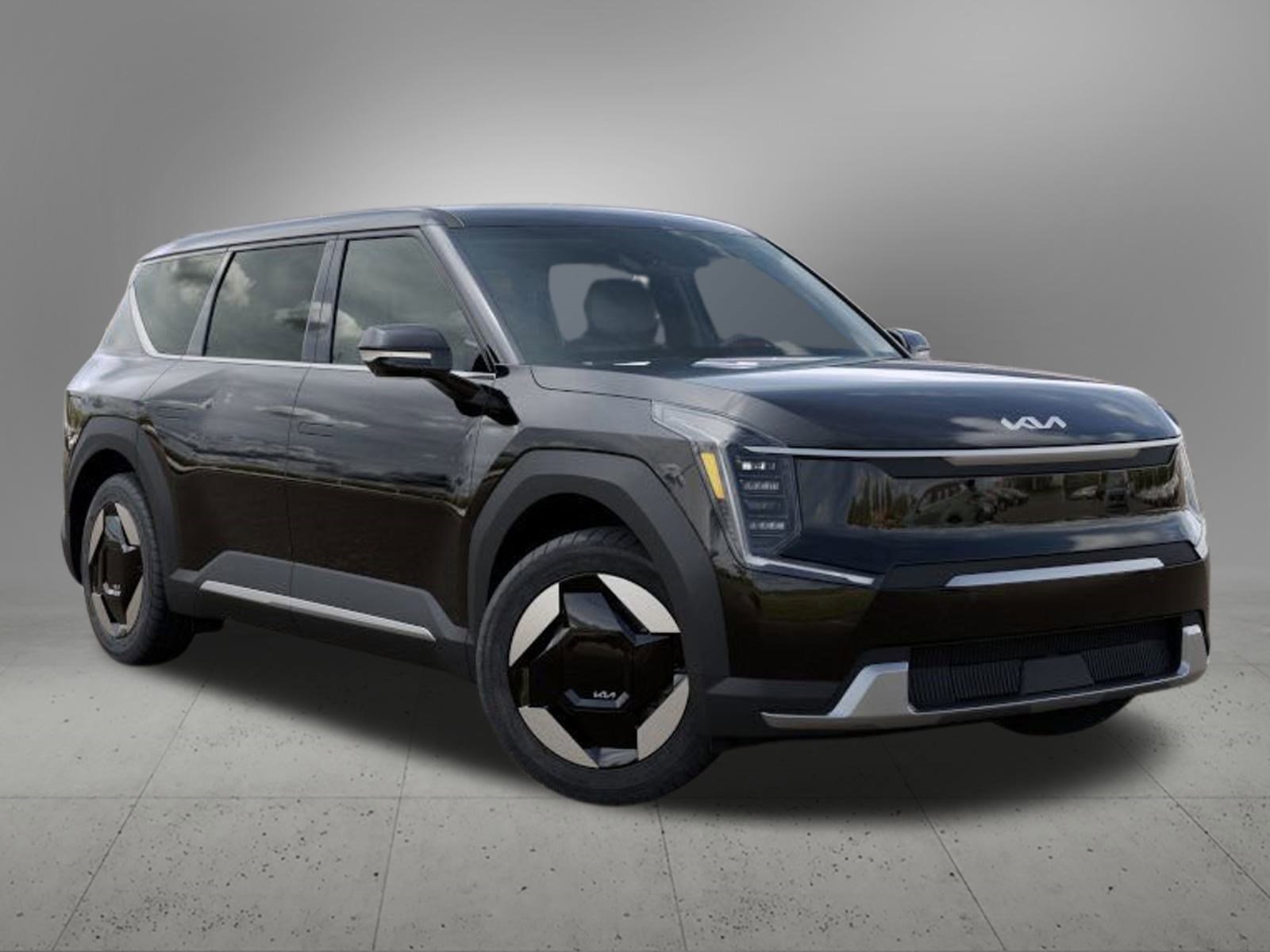 Vehicle image 4 of 36