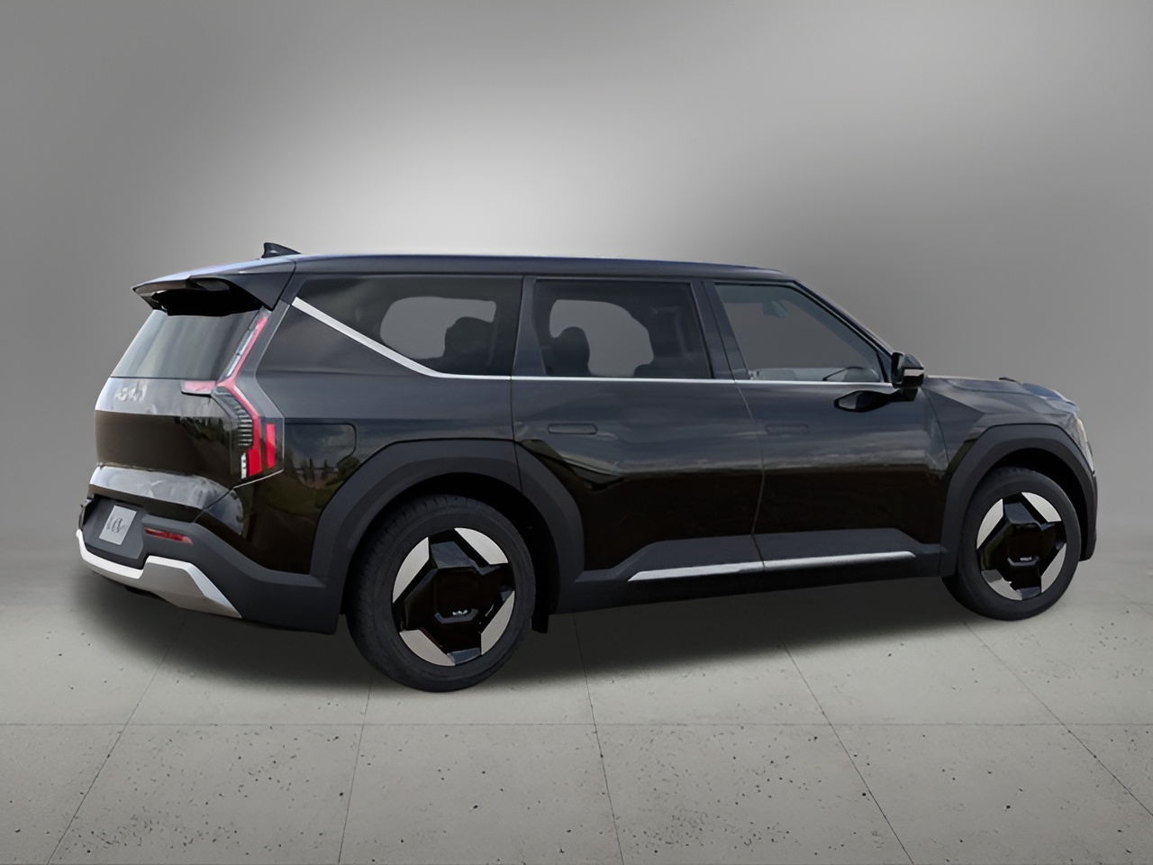 Vehicle image 33 of 36