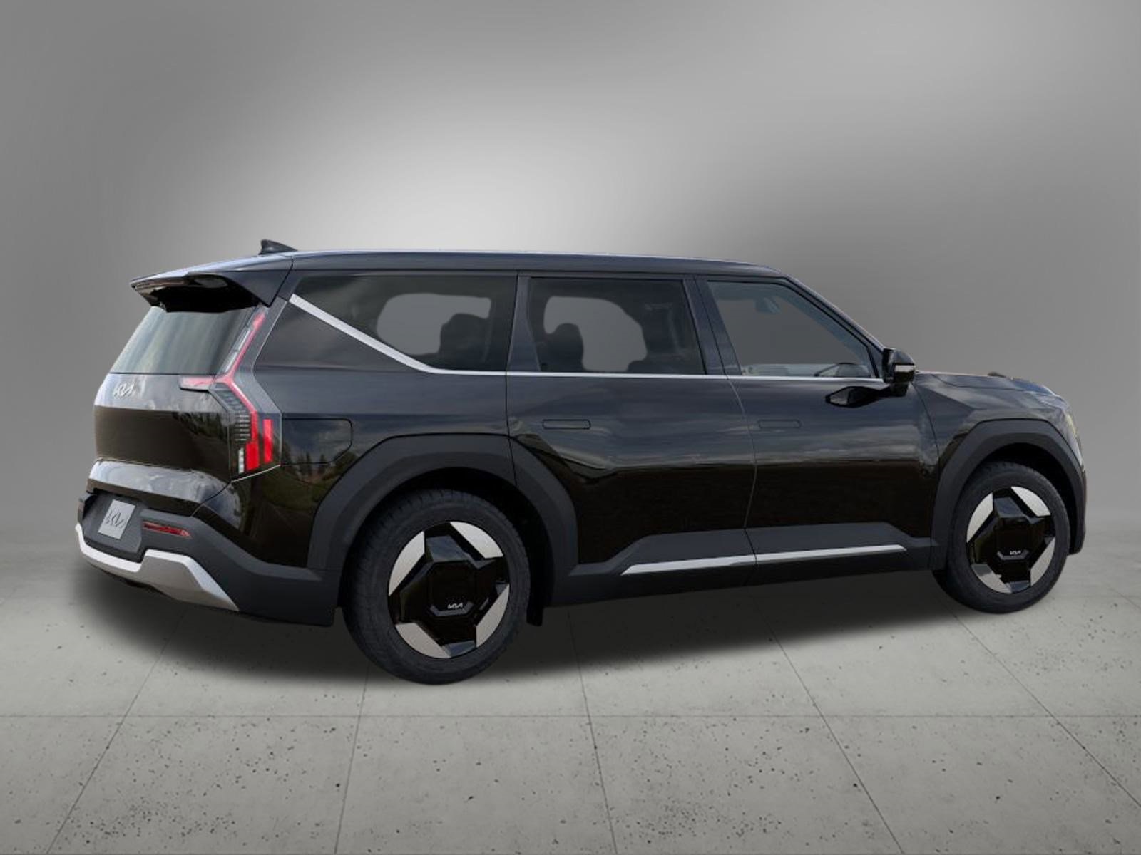 Vehicle image 6 of 36