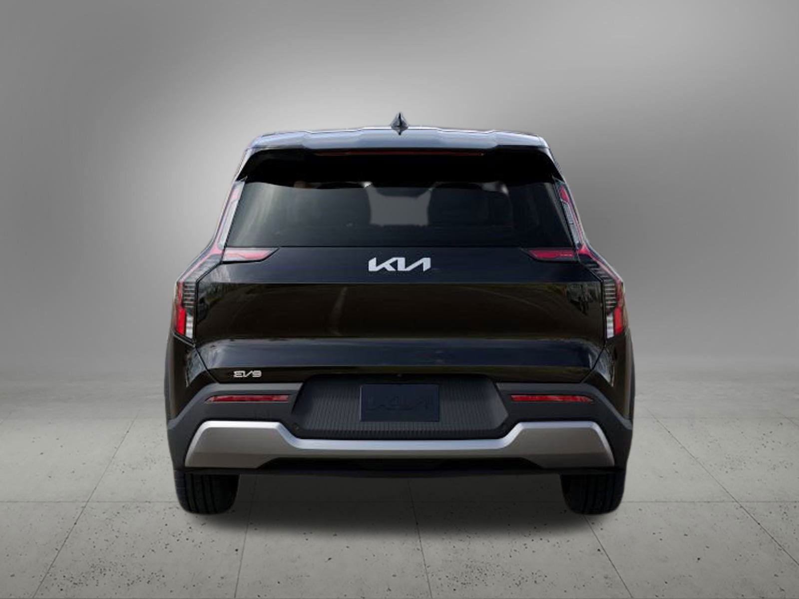 Vehicle image 7 of 36