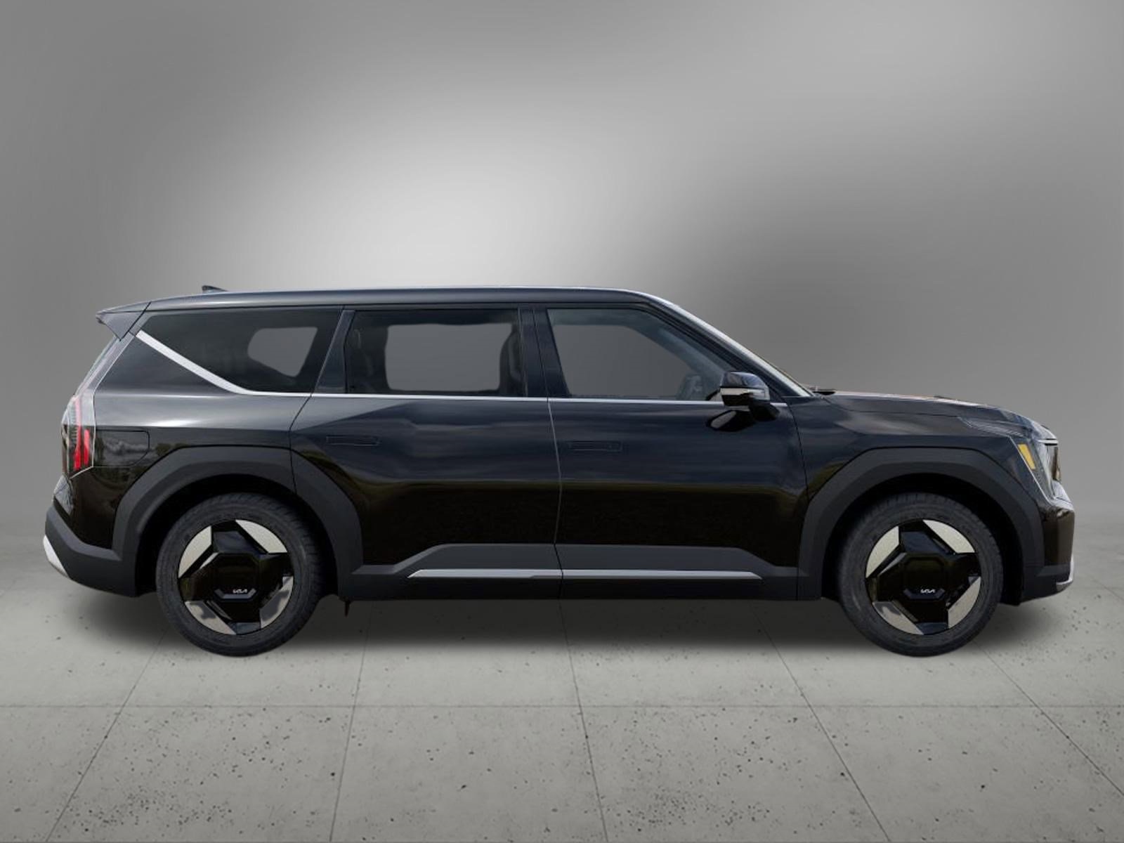 Vehicle image 5 of 36