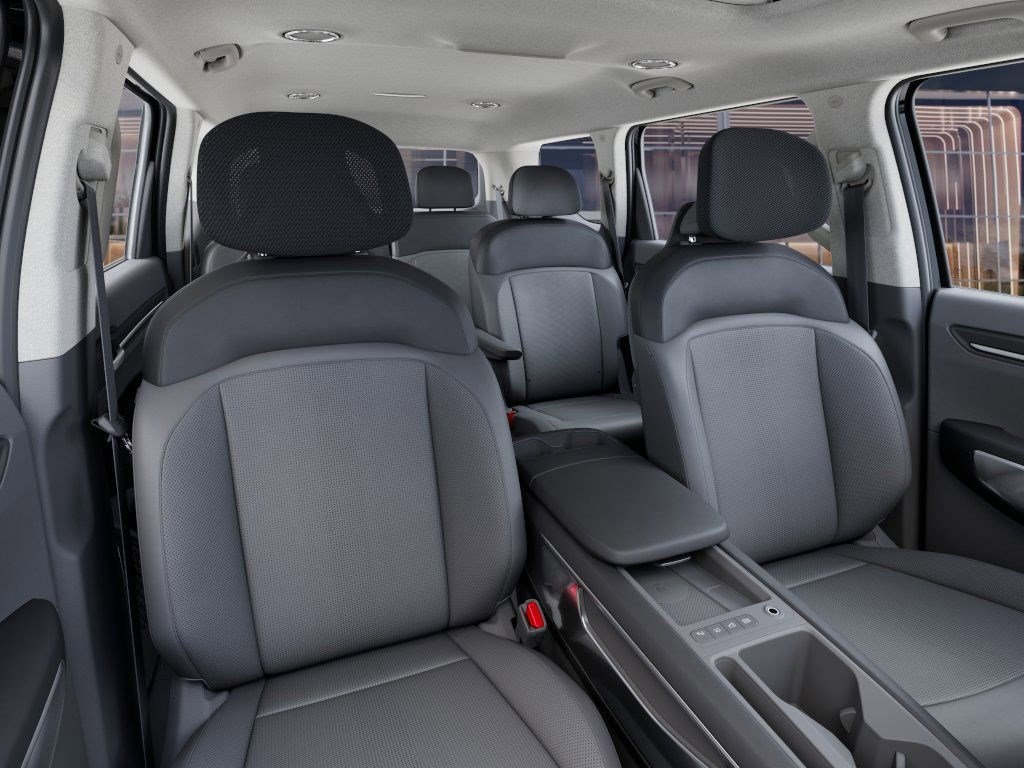 Vehicle image 15 of 36