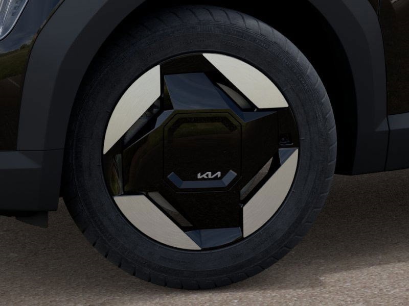 Vehicle image 10 of 36